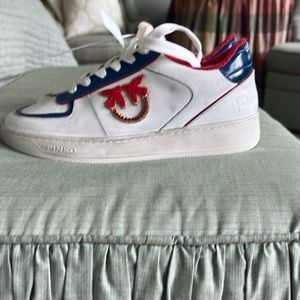 NWT Pinko sneakers, size 9 (39)